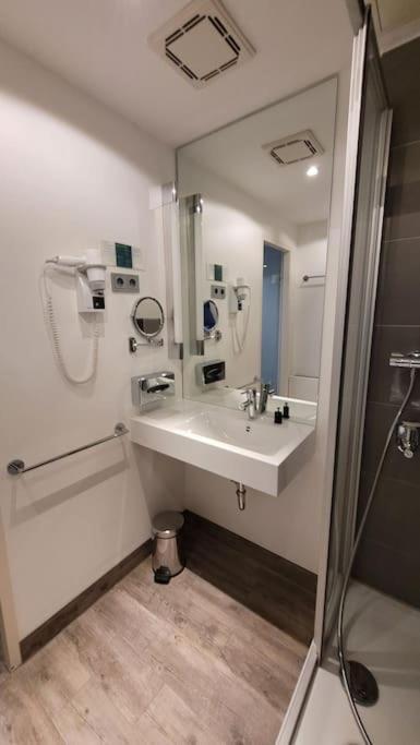 Nice Apartment in modern Center of Düsseldorf Exterior foto